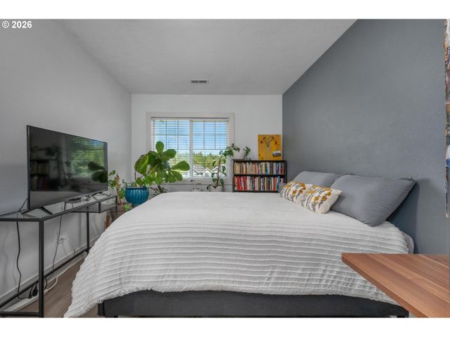 10262 Nw FORESTVIEW Way, Portland, OR 97229