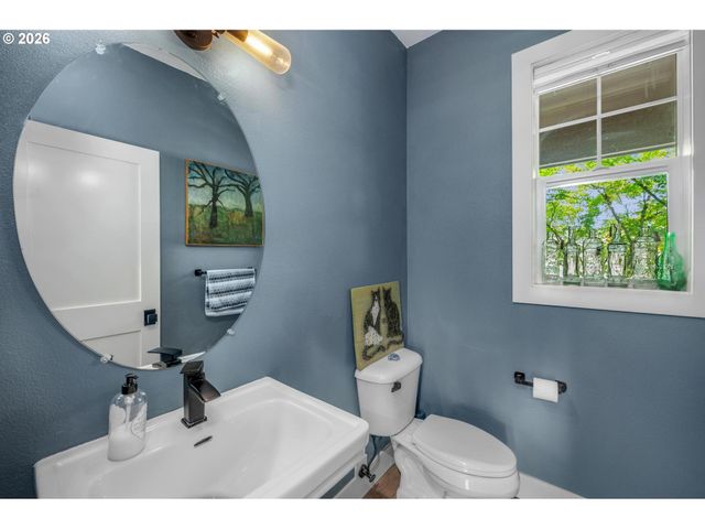 10262 Nw FORESTVIEW Way, Portland, OR 97229