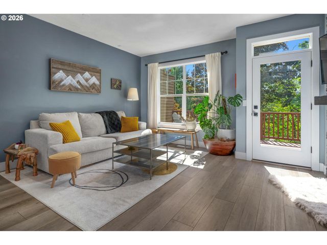 10262 Nw FORESTVIEW Way, Portland, OR 97229