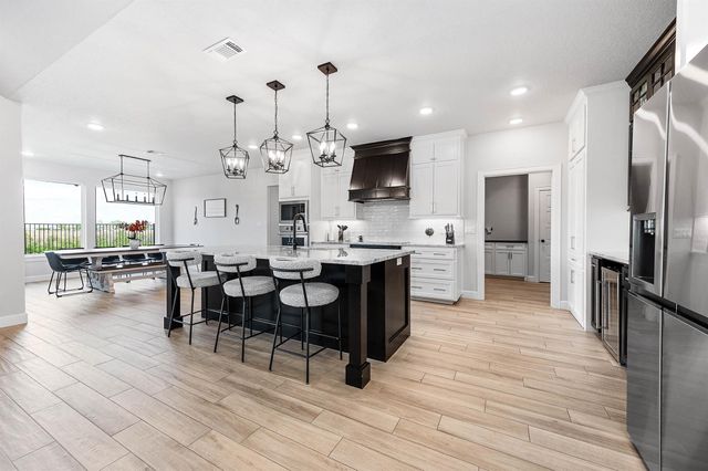 800 Greystone Lane, Angleton, TX 77515