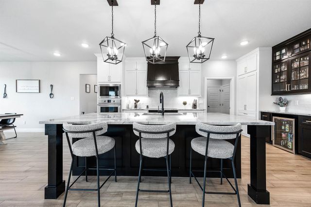 800 Greystone Lane, Angleton, TX 77515
