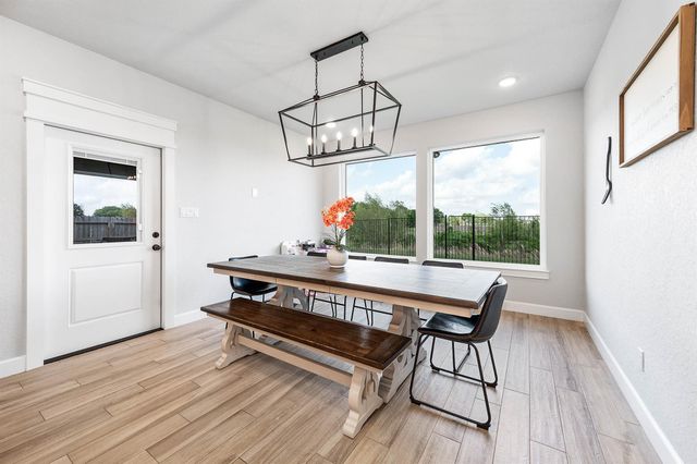 800 Greystone Lane, Angleton, TX 77515