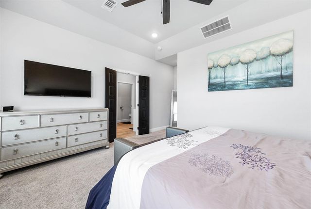 800 Greystone Lane, Angleton, TX 77515