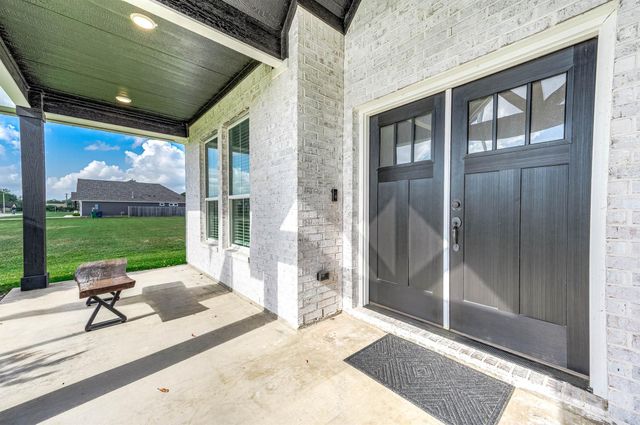 800 Greystone Lane, Angleton, TX 77515