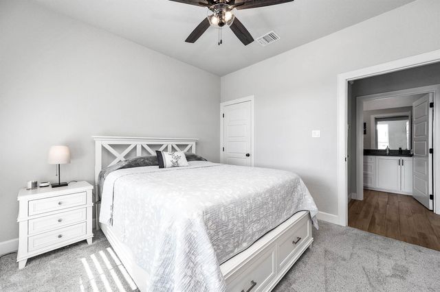 800 Greystone Lane, Angleton, TX 77515