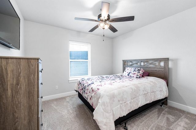 800 Greystone Lane, Angleton, TX 77515