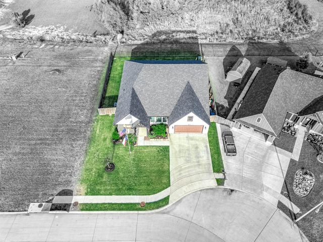 800 Greystone Lane, Angleton, TX 77515