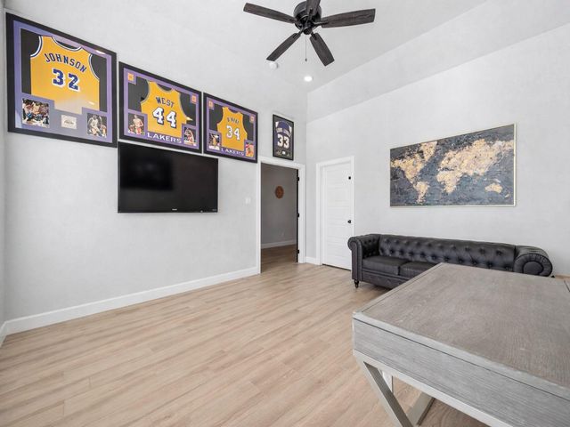 800 Greystone Lane, Angleton, TX 77515