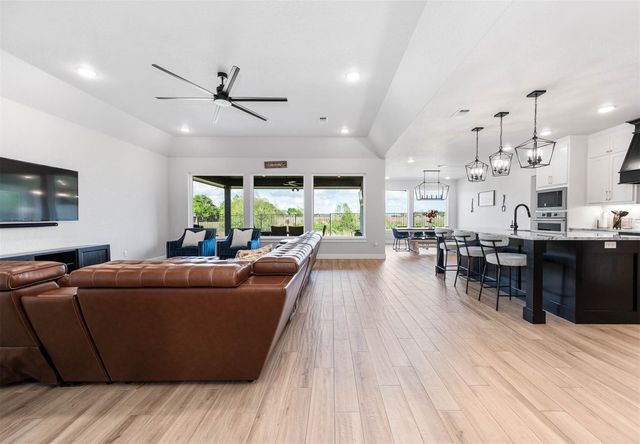 800 Greystone Lane, Angleton, TX 77515