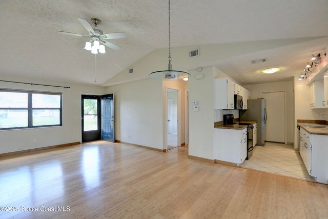 1690 Seahouse Street, Sebastian, FL 32958