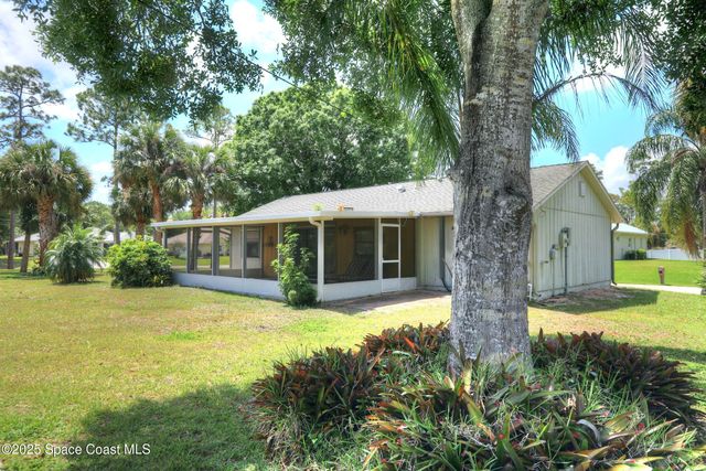 1690 Seahouse Street, Sebastian, FL 32958