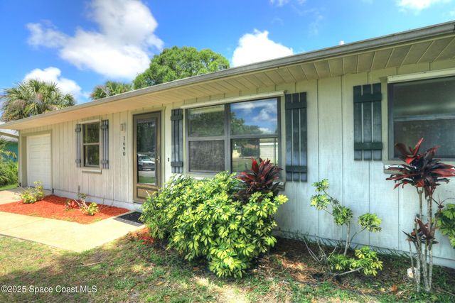 1690 Seahouse Street, Sebastian, FL 32958