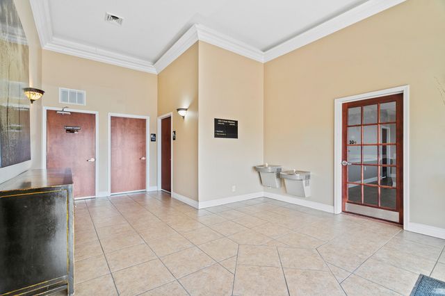 555 GREEN MEADOWS 103, Columbia, MO 65201