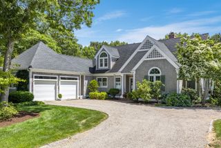 87 Bayshore Drive, Mashpee, MA 02649