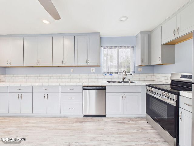 626 Prater Way, Sparks, NV 89431