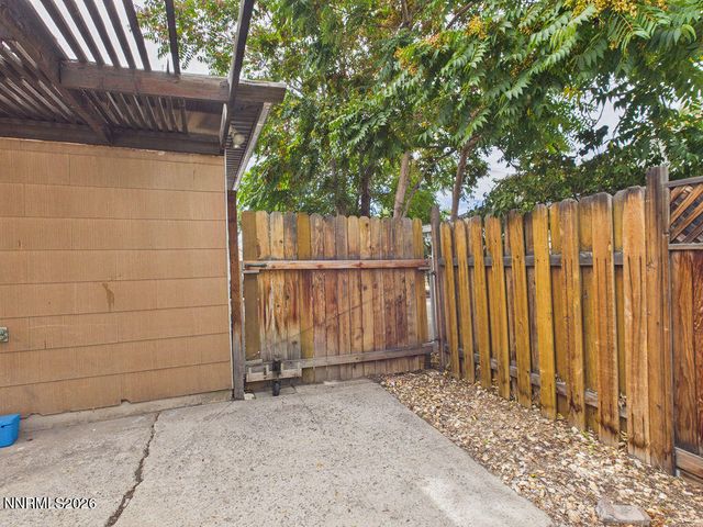626 Prater Way, Sparks, NV 89431