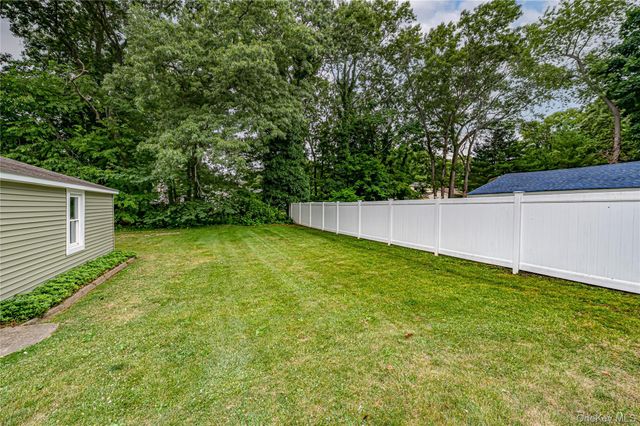 52 Summit Drive, Smithtown, NY 11787