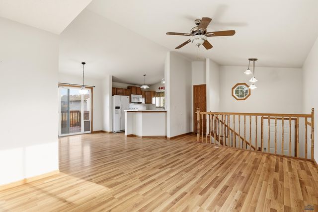 2143 OLD FARM CT, Rapid City, SD 57703