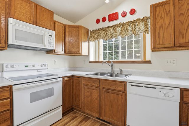 2143 OLD FARM CT, Rapid City, SD 57703