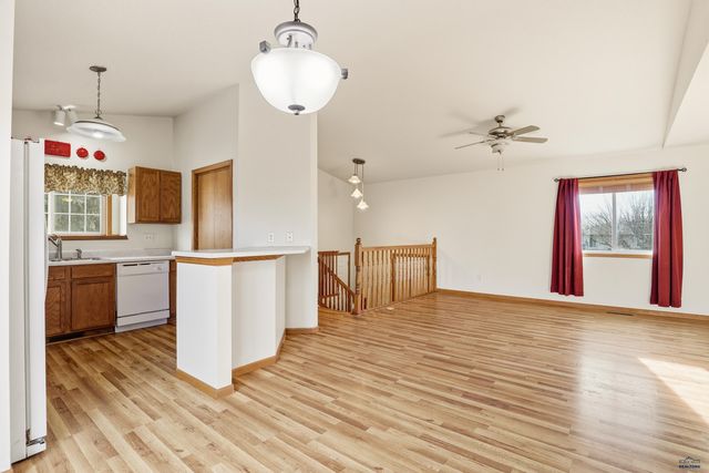 2143 OLD FARM CT, Rapid City, SD 57703