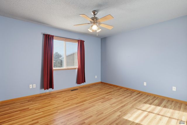 2143 OLD FARM CT, Rapid City, SD 57703