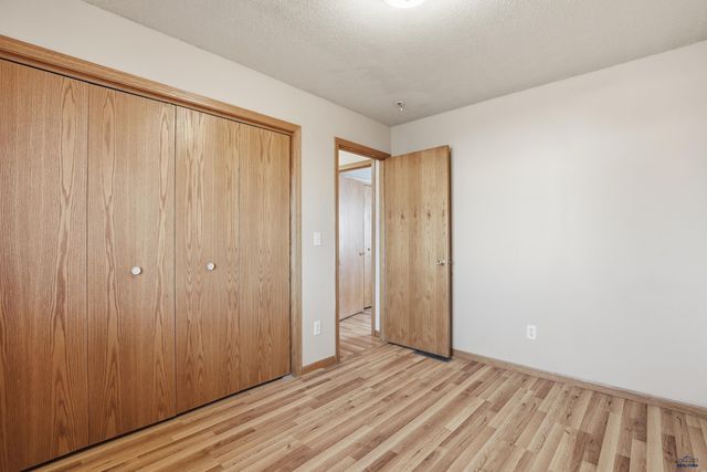 2143 OLD FARM CT, Rapid City, SD 57703