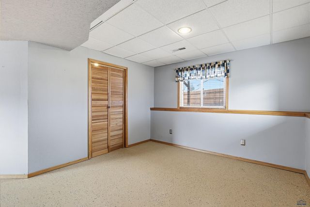 2143 OLD FARM CT, Rapid City, SD 57703