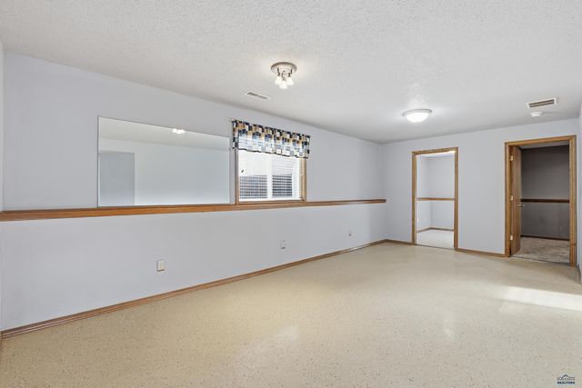 2143 OLD FARM CT, Rapid City, SD 57703