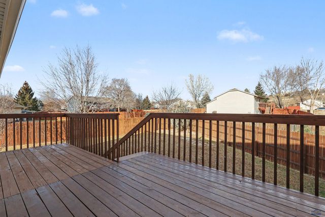 2143 OLD FARM CT, Rapid City, SD 57703