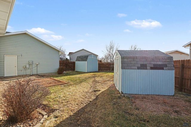2143 OLD FARM CT, Rapid City, SD 57703