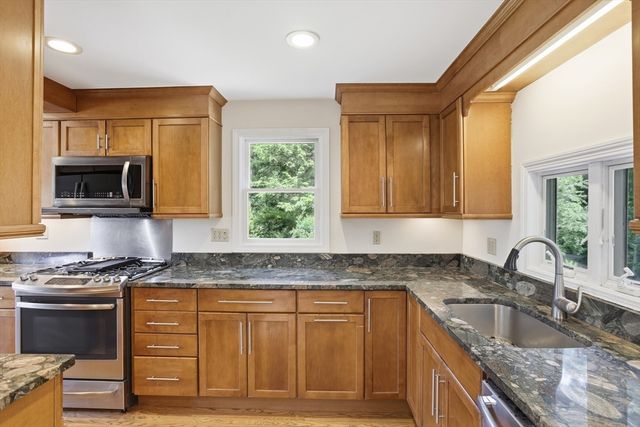18 Deer Run, Littleton, MA 01460