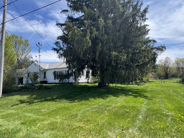 58 Hamilton Place Extension, Richford, VT 05476