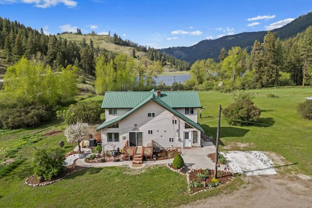 3063 Hungry Hill Rd, Kettle Falls, WA 99141