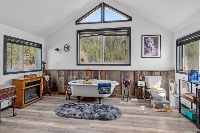 3063 Hungry Hill Rd, Kettle Falls, WA 99141