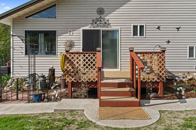 3063 Hungry Hill Rd, Kettle Falls, WA 99141