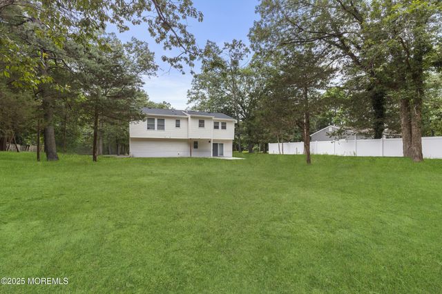 741 Lakehurst Avenue, Jackson, NJ 08527