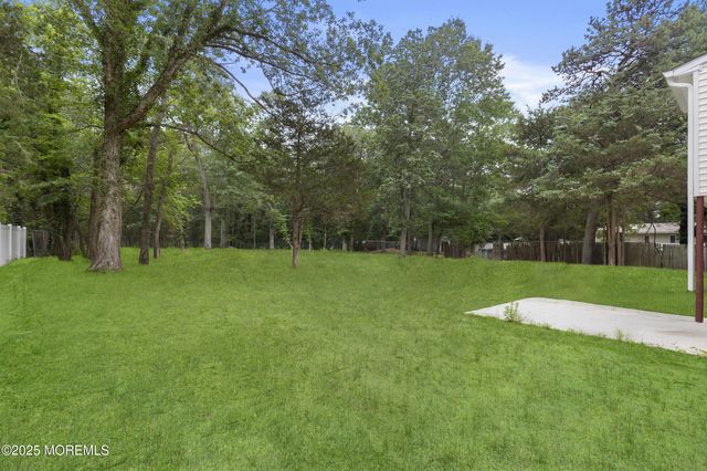 741 Lakehurst Avenue, Jackson, NJ 08527