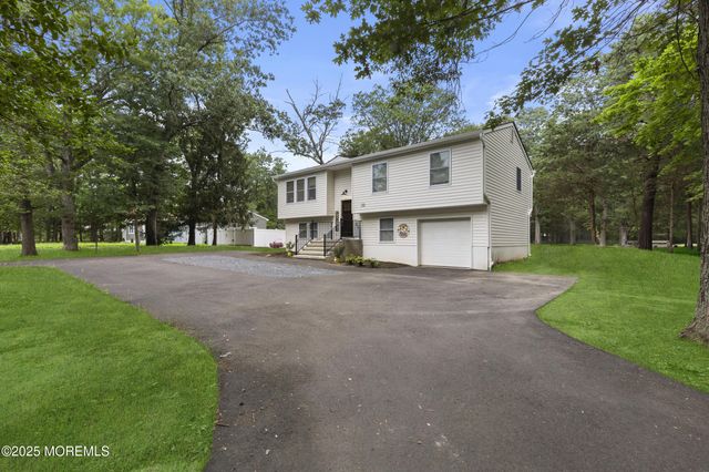 741 Lakehurst Avenue, Jackson, NJ 08527