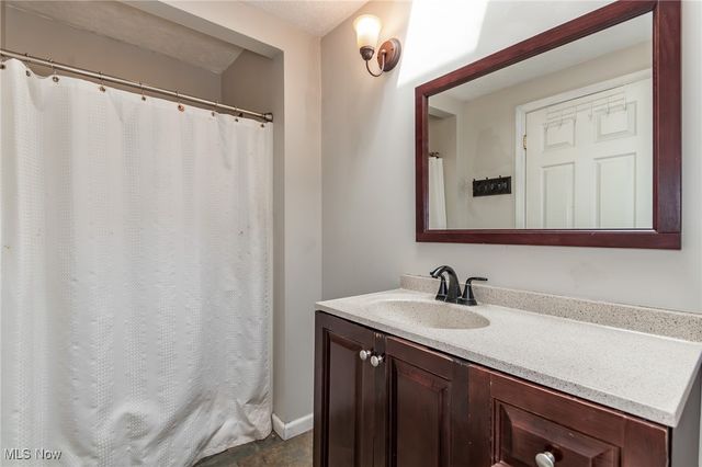 9723 Thwing Road, Chardon, OH 44024