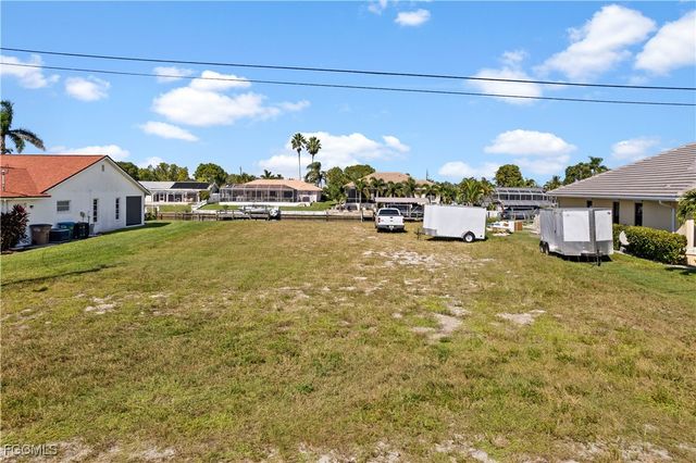 229 SE 28th TER, Cape Coral, FL 33904