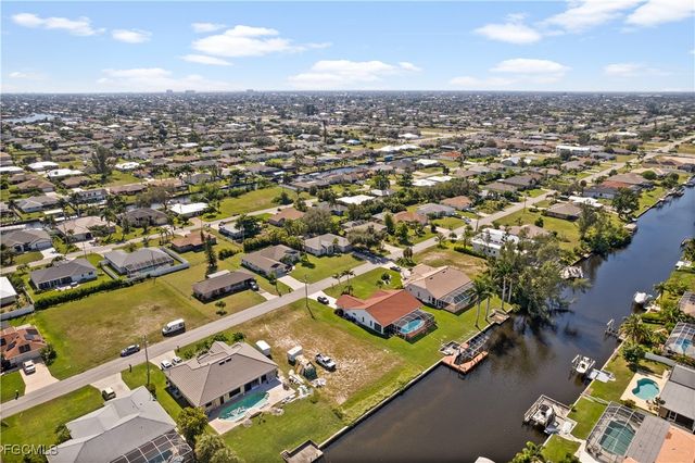 229 SE 28th TER, Cape Coral, FL 33904