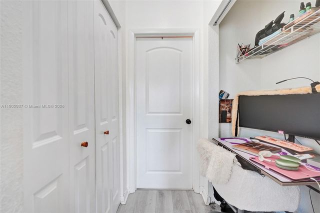 1129 10th St, West Palm Beach, FL 33401