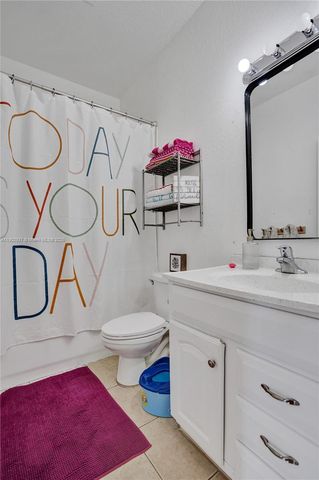 1129 10th St, West Palm Beach, FL 33401