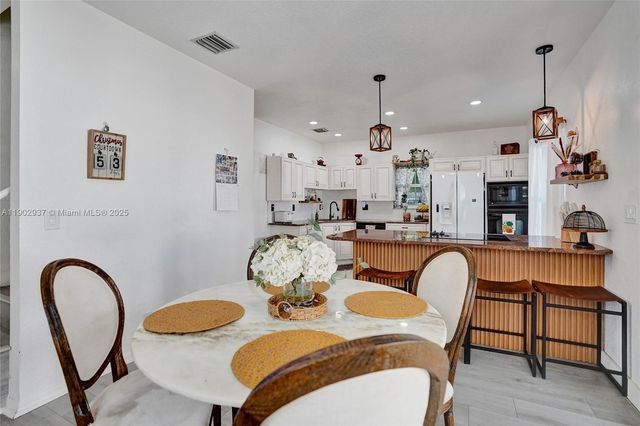 1129 10th St, West Palm Beach, FL 33401