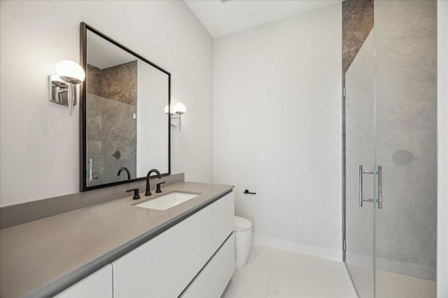 1711 Allen Parkway 1805, Houston, TX 77019