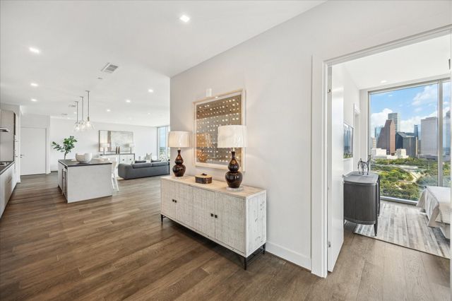 1711 Allen Parkway 1805, Houston, TX 77019