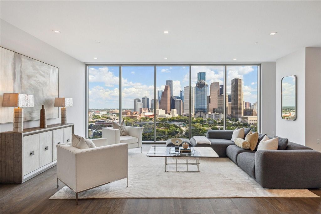 1711 Allen Parkway 1805, Houston, TX 77019