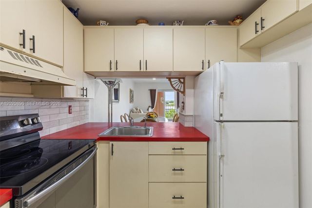 440 E 23rd St 1405, Hialeah, FL 33013