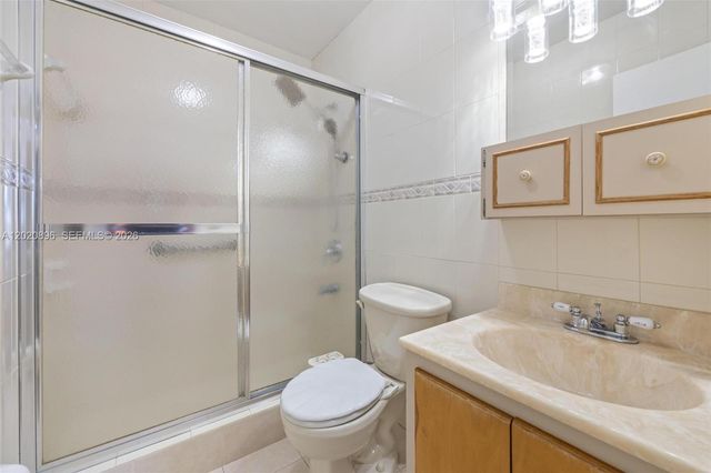 440 E 23rd St 1405, Hialeah, FL 33013