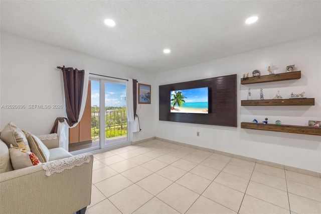 440 E 23rd St 1405, Hialeah, FL 33013